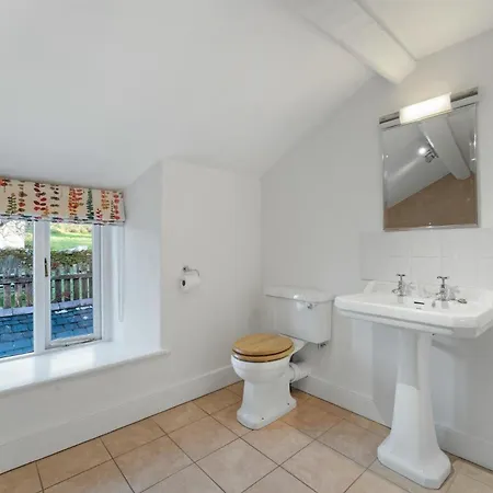 5 Bed In Ambleside Oc-Lr176 Holiday home