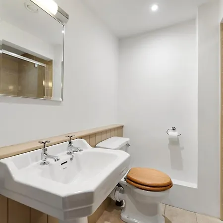5 Bed In Ambleside Oc-Lr176 Holiday home