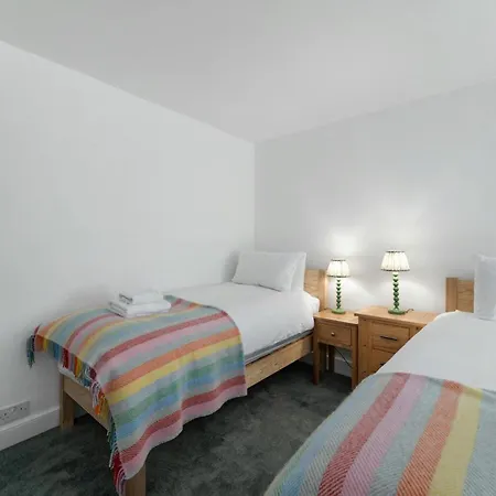 5 Bed In Ambleside Oc-Lr176 Holiday home *