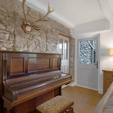 5 Bed In Ambleside Oc-Lr176 Holiday home