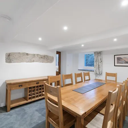 5 Bed In Ambleside Oc-Lr176 Holiday home